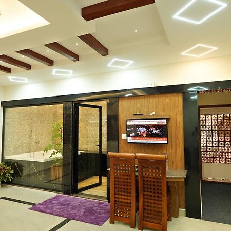 Krishnakripa Premium Residency Hotel Kochi Exterior photo