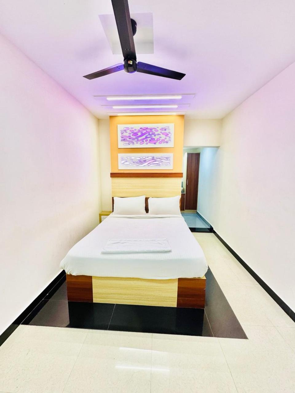 Krishnakripa Premium Residency Hotel Kochi Room photo