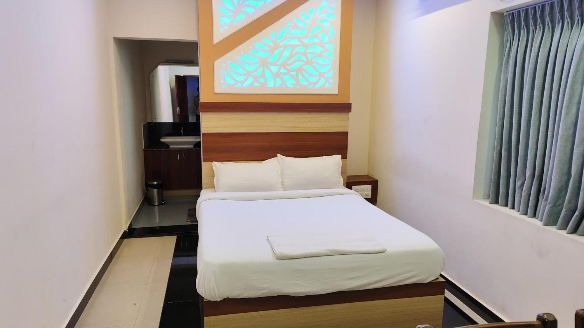 Krishnakripa Premium Residency Hotel Kochi Exterior photo